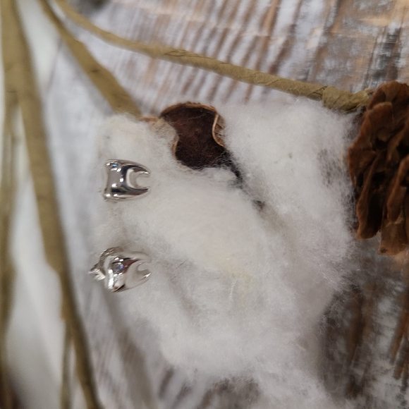 🦷🦷NEW🦷🦷ADORABLE!! 925 Sterling Silver Tooth Earrings with tiny CZ🦷🦷 - Picture 8 of 13